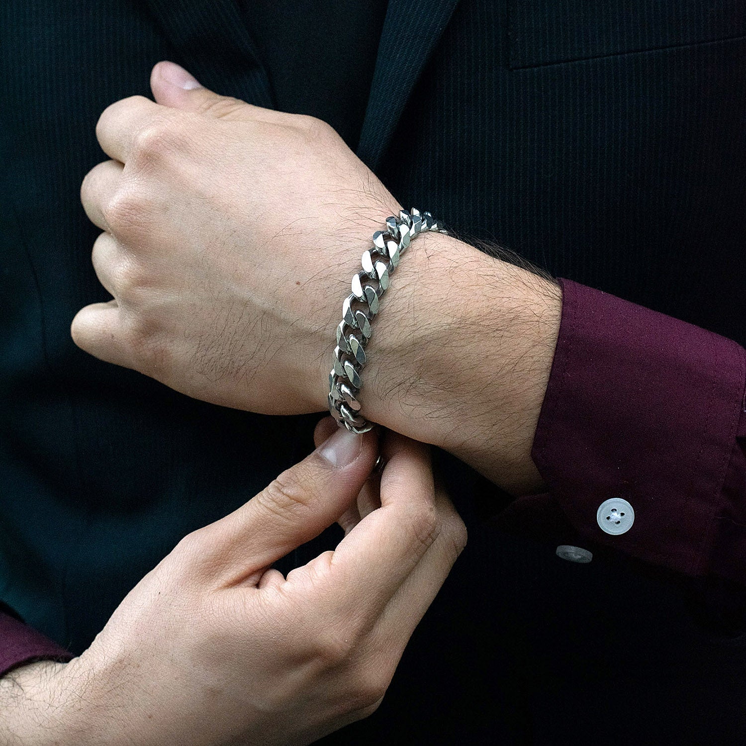 Men's Beveled Curb Chain Stainless Steel Bracelet (10mm) - 8.5"