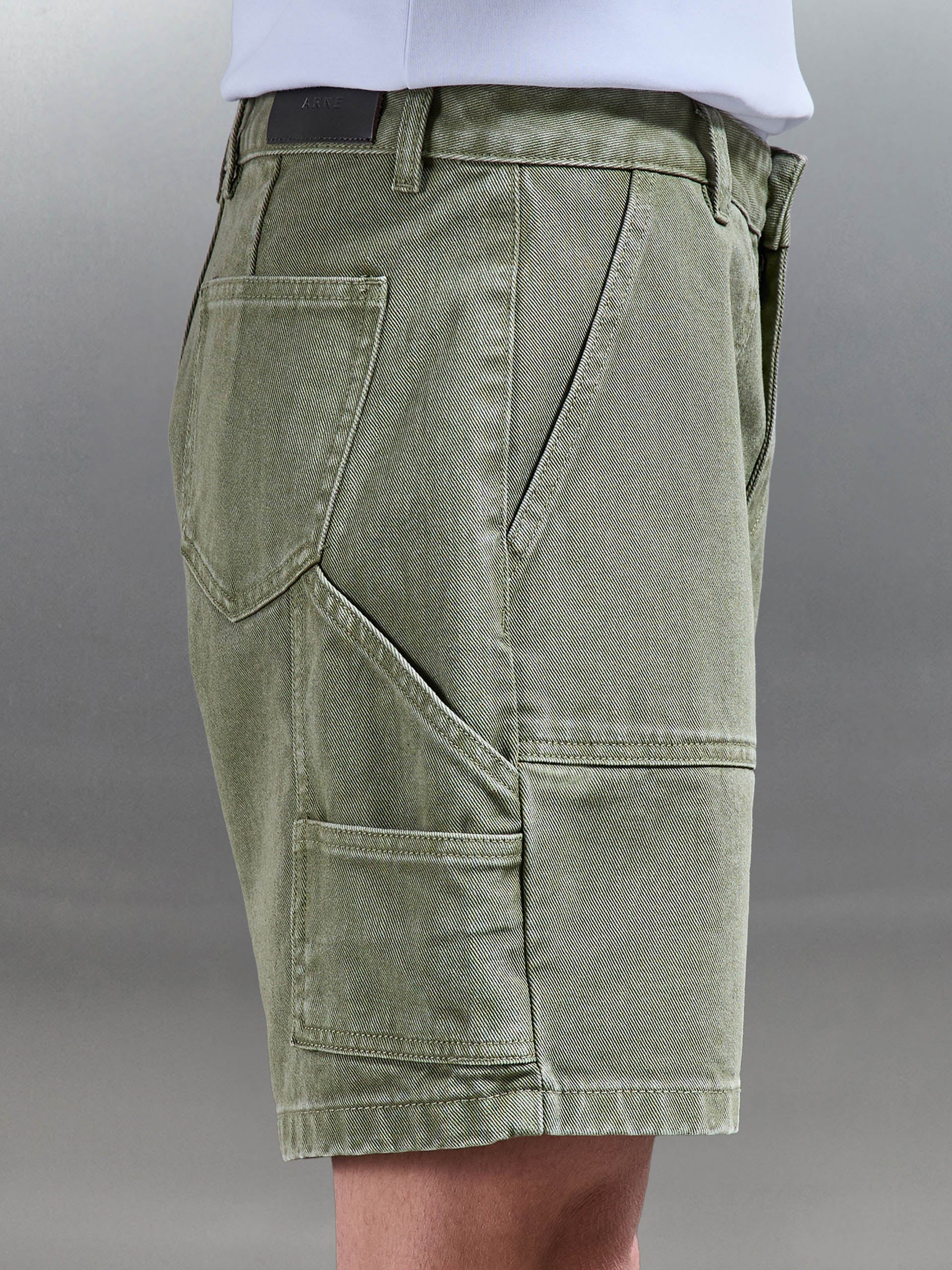 Carpenter Short in Olive