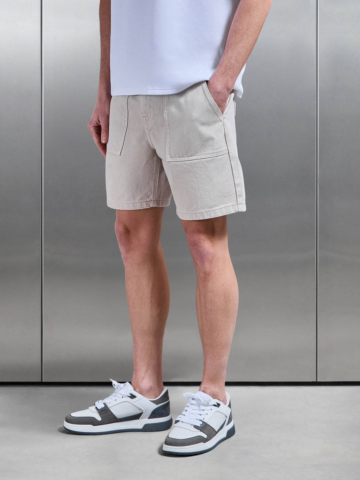 Carpenter Short in Stone