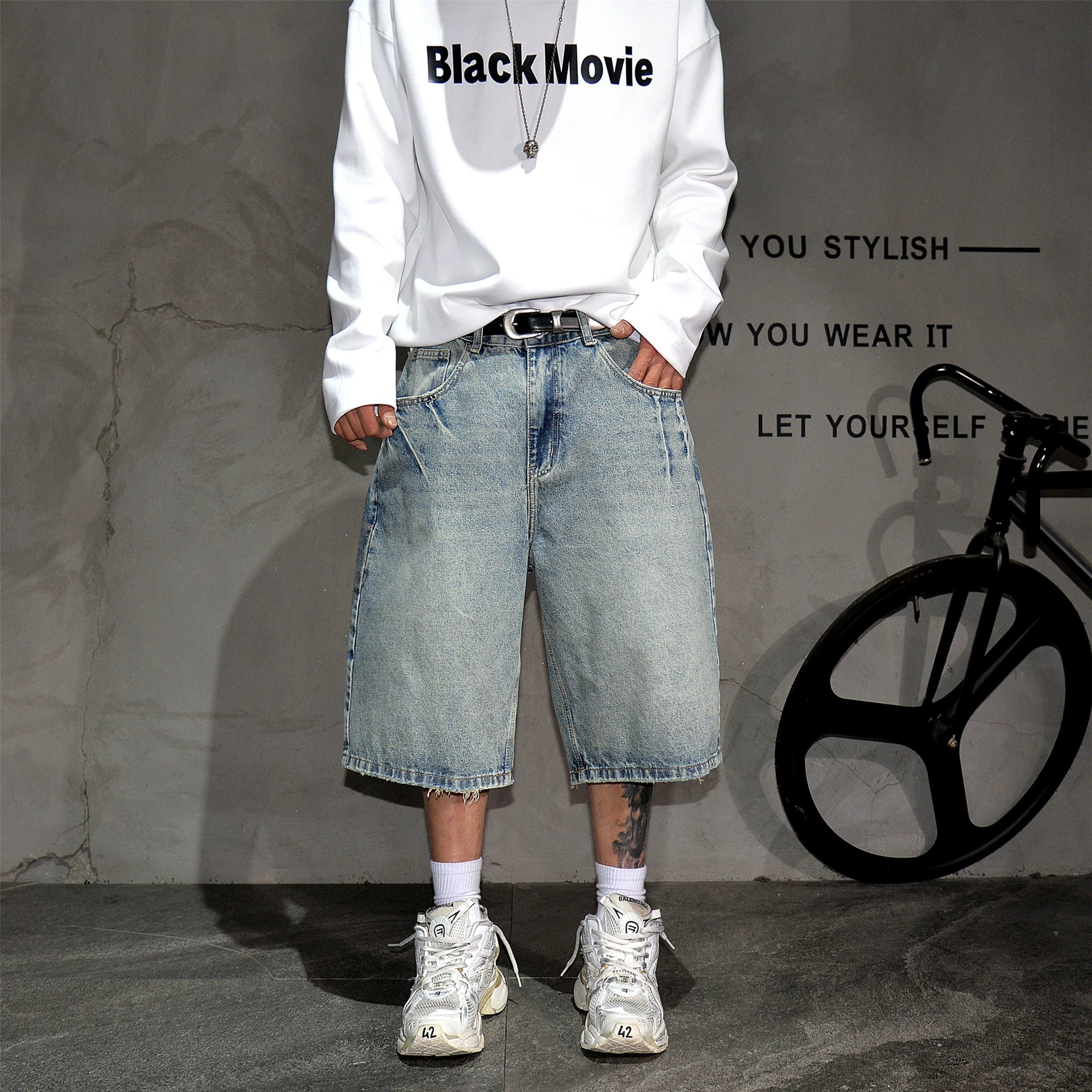 Japanese retro washed vintage light blue denim shorts, men's trendy brand casual loose wide leg straight leg six inch pants, summer