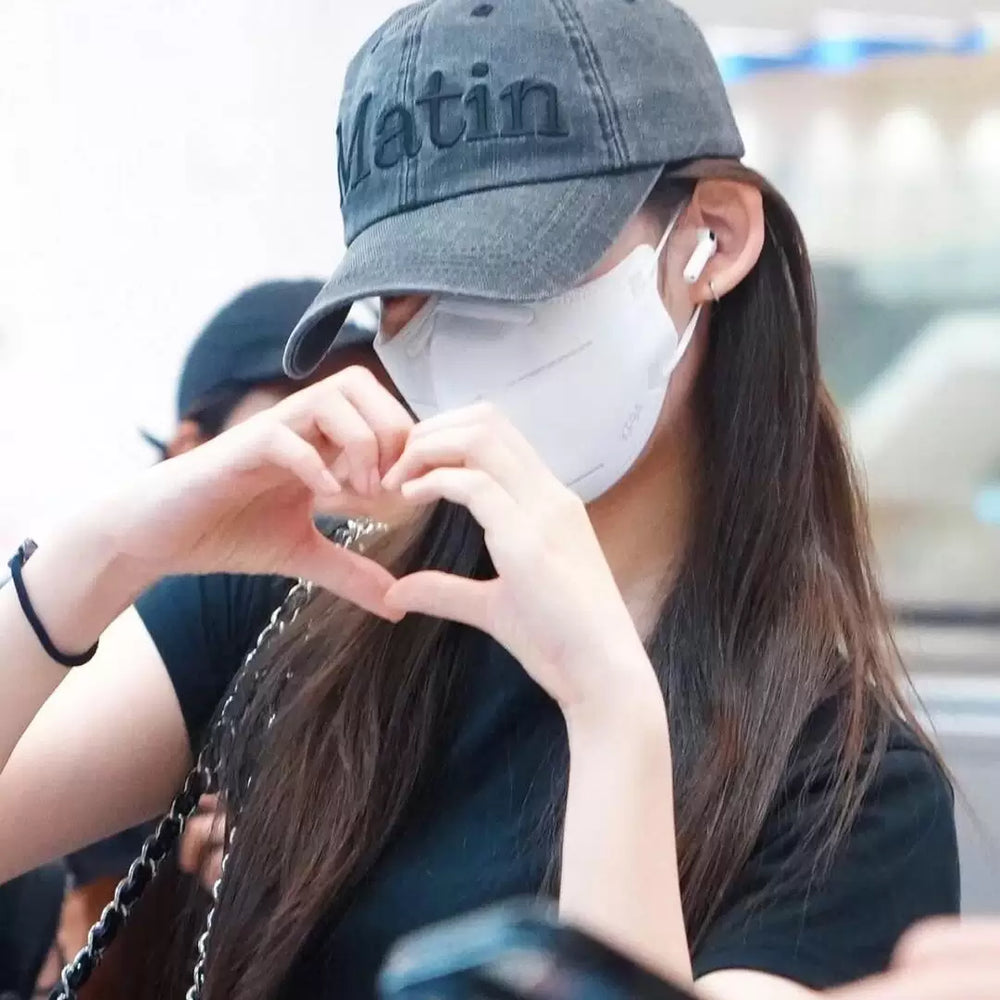 Official Authentic Matin Kim Duck Tongue Hat Female Li Charen Same Style Washed Retro Face Highlighting Small Baseball Hat