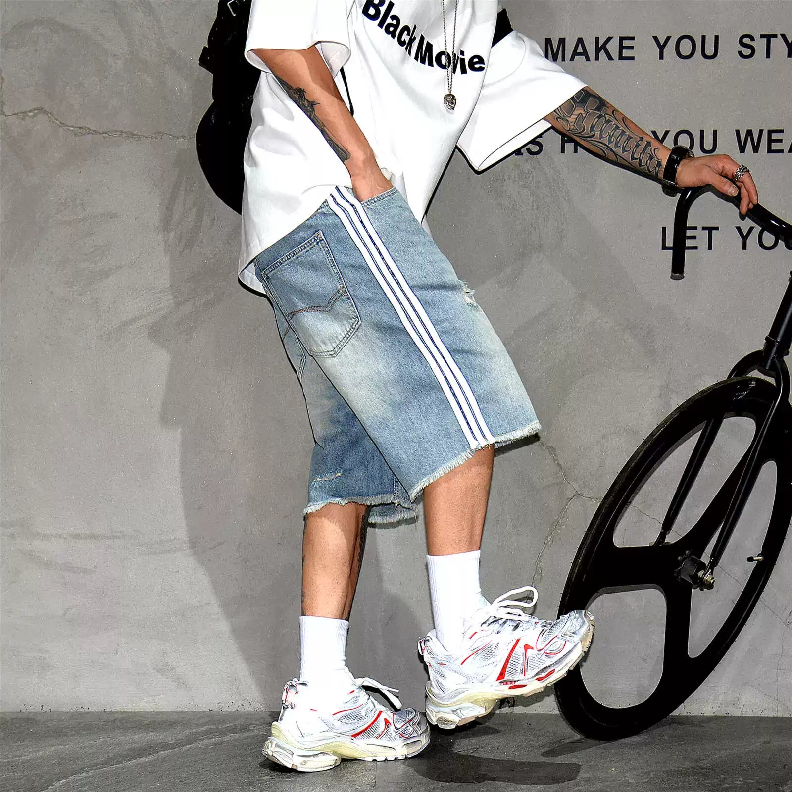 American high street three bar denim shorts, men's retro washed ripped hole pants, trendy brand loose oversized five quarter pants