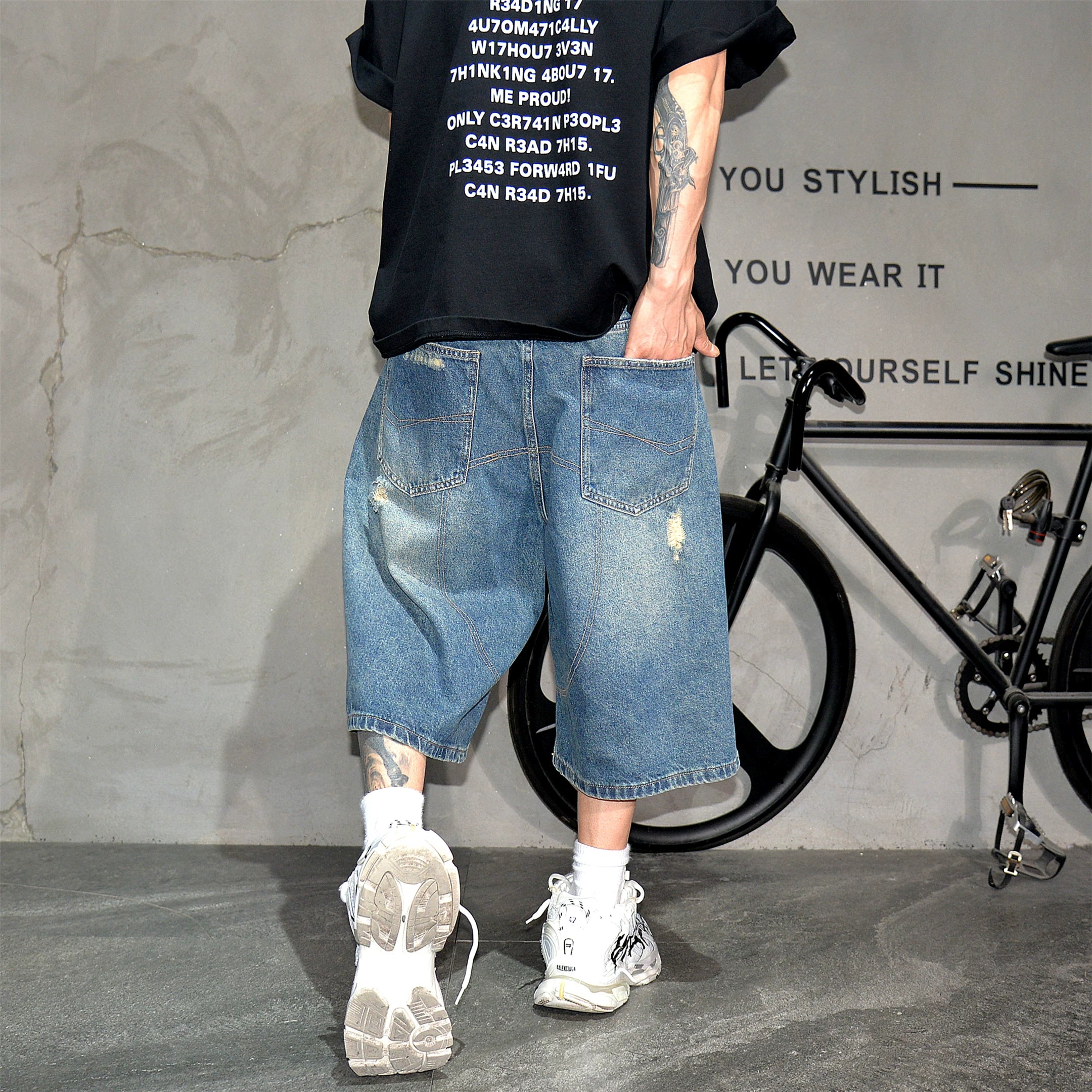 Vibe Street Wind Piercing Beggar Cowboy Shorts Male Rascal Handsome Vintage Trendy Middle Pants High Street Blue Quarter Pants Summer