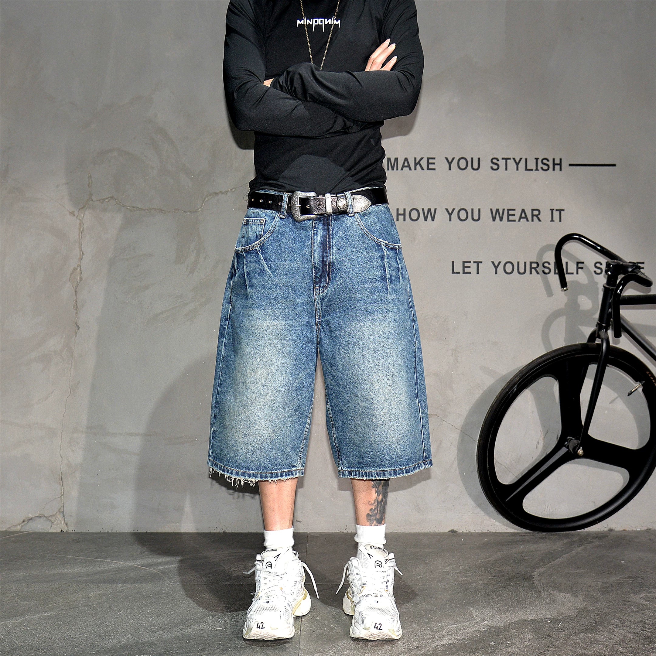 Blue retro washed distressed loose and versatile denim shorts, men's trendy brand wide leg straight leg simple casual six quarter pants